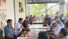 Komite Olahraga Nasional Indonesia (KONI) Kabupaten Way Kanan menggelar acara buka puasa bersama jajaran pengurus dan seluruh Ketua Cabang Olahraga (Cabor)