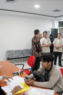 Wamendagri Sidak Bandar Lampung, Evaluasi WFH ASN: Target 50 Persen, Layanan Publik Tetap Normal