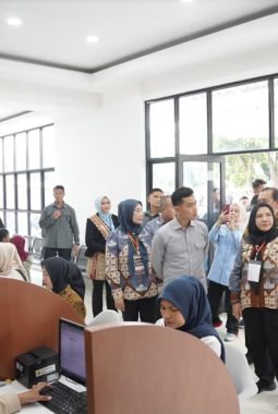 Wapres Gibran Kunjungi RSUD Dadi Tjokrodipo Bandar Lampung, Tinjau IGD dan Pengembangan Rumah Sakit