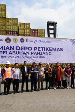 Pelindo Panjang Resmikan Depo Petikemas dan Tambah QCC 004, Perkuat Arus Logistik Sumatera Bagian Selatan