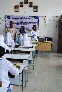 Dosen Polinela Bekali Siswa SMKN 9 Bandar Lampung Literasi Keuangan Digital dan Akuntansi, Siapkan Lulusan Siap Kerja