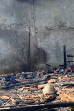 Kadis Pendidikan Bandar Lampung Tinjau Rumah Siswa SMPN 22 yang Ludes Terbakar, Pastikan Pendidikan Korban Tetap Berjalan
