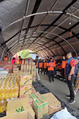 Percepat Respons Darurat Gempa NTT, IDSurvey Group Salurkan 2,4 Ton Bantuan melalui BNPB