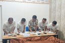 Bawaslu Lampung Selatan menandatangani Dokumen Indikator Kinerja Utama Pengawas Pemilu 2026 untuk memperkuat tata kelola pengawasan yang profesional dan akuntabel.